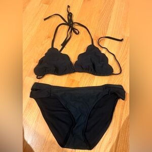 AERIE Black Scalloped Triangle Top Low Rise Bottom Bikini Set sz M